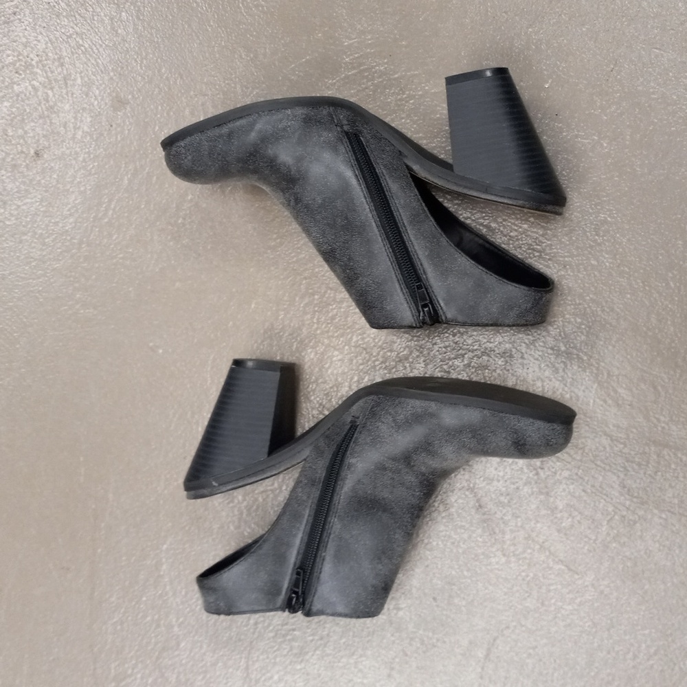 G by GUESS BOOTIES - Picture 3 of 9